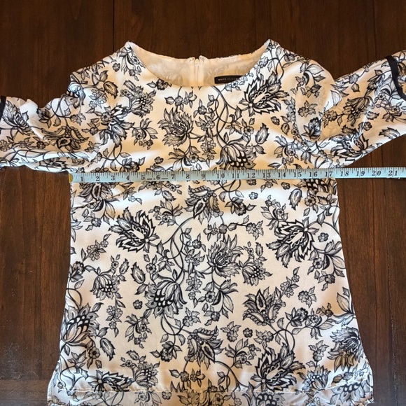 White House Black Market Floral Blouse with Flutter Sleeve, Size 2 (Large) - Picture 10 of 13